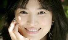 宋慧乔吃瓜在线观看,明星日常娱乐瞬间