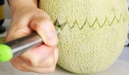 吃完哈密瓜可以吃鲍鱼吗,美味搭配的饮食探索