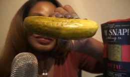 吃瓜大妈黑人,吃瓜大妈视角下的黑人文化现象解析