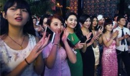 吃瓜围观美女,揭秘娱乐圈幕后故事