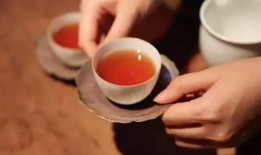 纳凉吃瓜喝茶好吗,吃瓜喝茶，悠然自得的生活享受