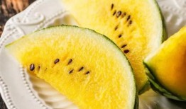 秭归吃瓜,瓜果飘香，品味田园生活