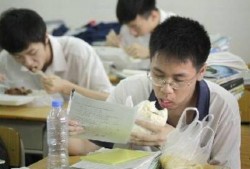 江苏母子高考吃瓜,一场特殊的“吃瓜”之旅