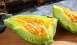 吃蜜瓜喉咙痛,喉咙不适需注意
