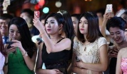 吃瓜围观美女,揭秘娱乐圈幕后故事