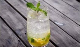 酒吧吃瓜故事,一场吃瓜故事的狂欢