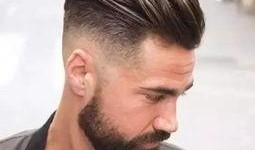 吃瓜平头男生,揭秘吃瓜平头男生的趣味生活