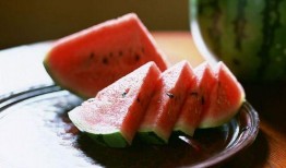 看瓜和吃瓜的古诗词,看瓜与吃瓜的诗词韵味