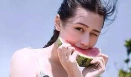 吃瓜的女孩视频,网络红人的崛起与争议