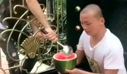 幽默段子吃瓜视频,揭秘那些爆笑吃瓜视频背后的故事