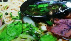 曲阜陵城镇吃瓜,夏日吃瓜盛宴，品味传统与现代交融的乡村风情