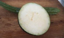 瓜酱今日吃瓜,揭秘娱乐圈最新热点事件