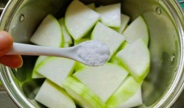 熏瓜炒着吃怎么切片,熏瓜炒制，美味佳肴轻松享