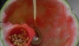 校园吃瓜吃到自己,意外成为瓜中瓜主