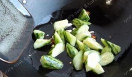 情侣素瓜怎么吃,情侣素瓜的浪漫食法