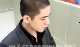 吃瓜平头男生,揭秘吃瓜平头男生的趣味生活