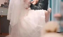 新郎吃瓜新娘,一场意外的甜蜜误会